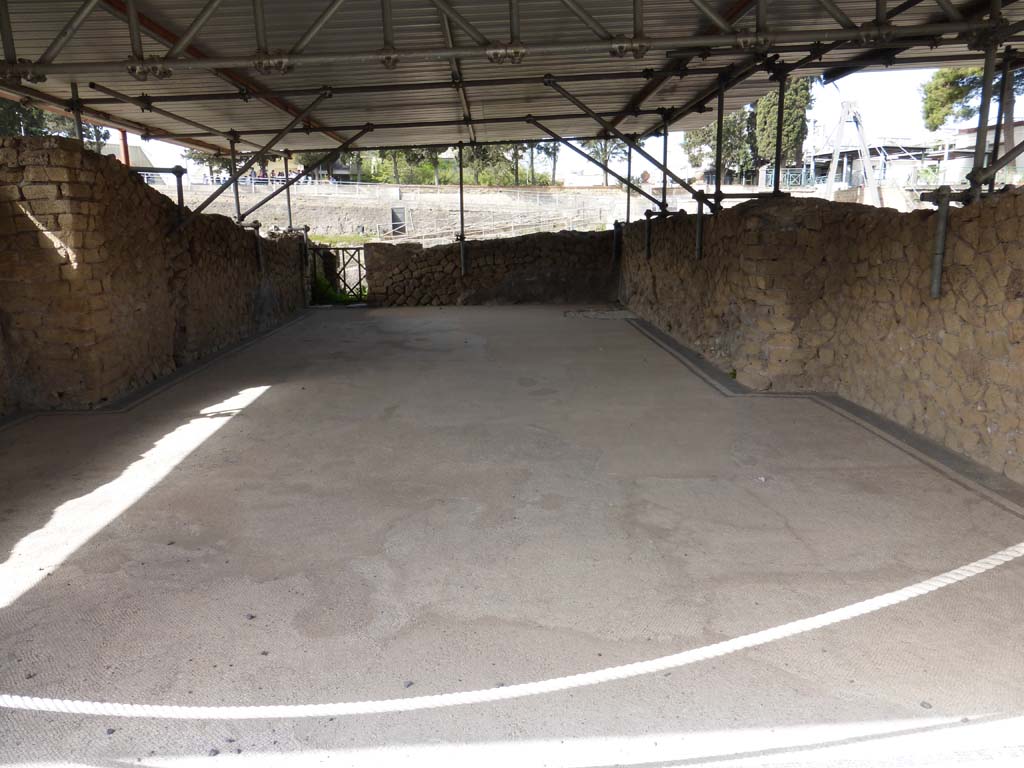 III.1 Herculaneum, April 2016. Room 23, looking towards south wall with doorway. Photo courtesy of Pauline Case.